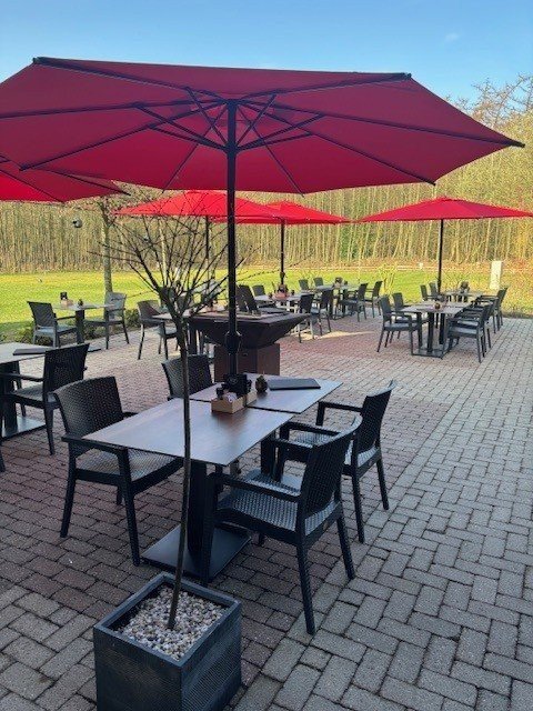 Prachtig terras, ontbijt, lunch, diner, snacks en drankjes